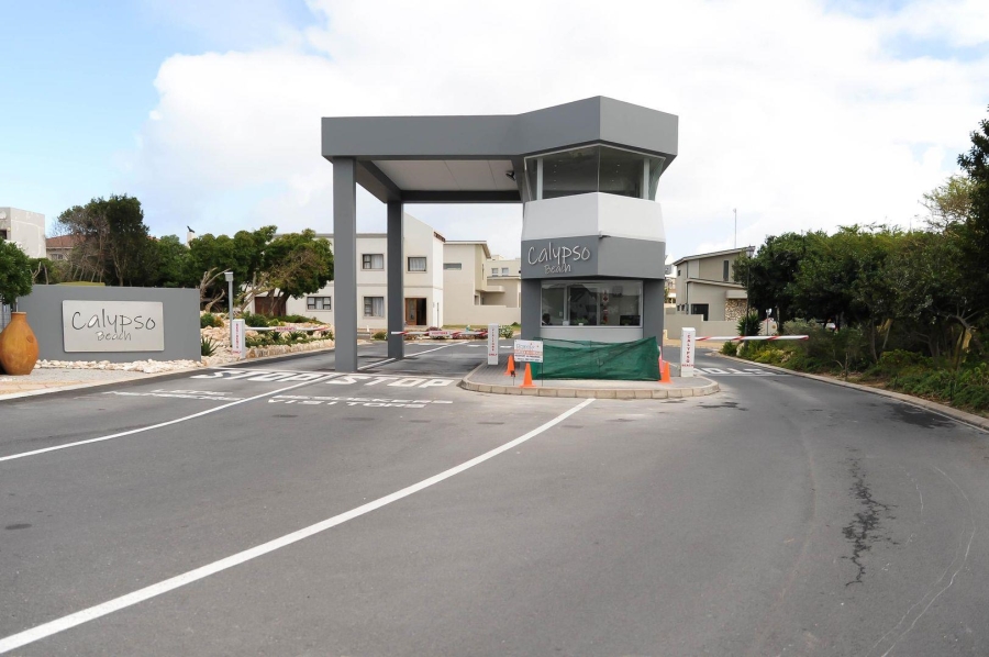 To Let 4 Bedroom Property for Rent in Calypso Beach Western Cape
